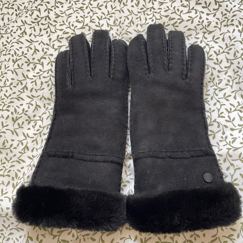 UGG Black Fur Gloves